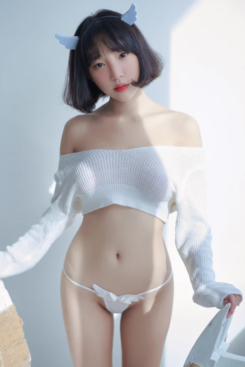 Read more about the article Kang Inkyung 강인경, ArtGravia Vol.039 Photobook Set.02
