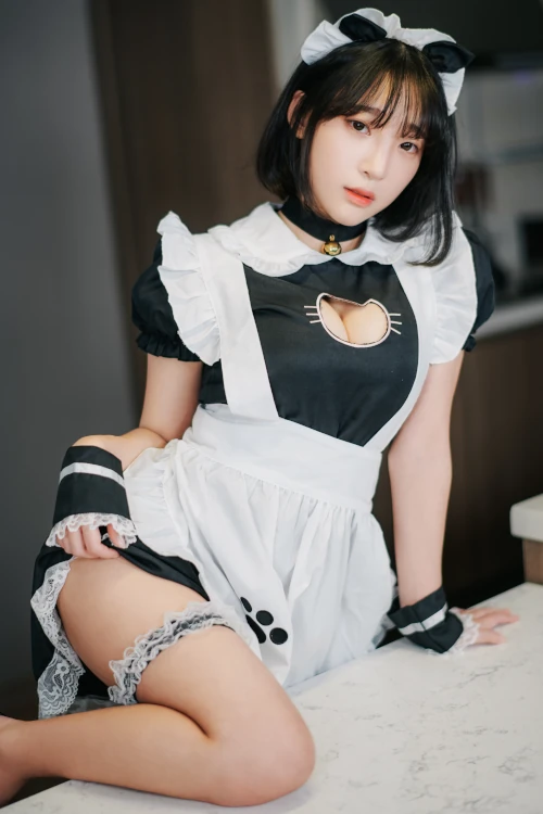 Read more about the article Kang Inkyung 강인경, ArtGravia Vol.042 Photobook Set.02