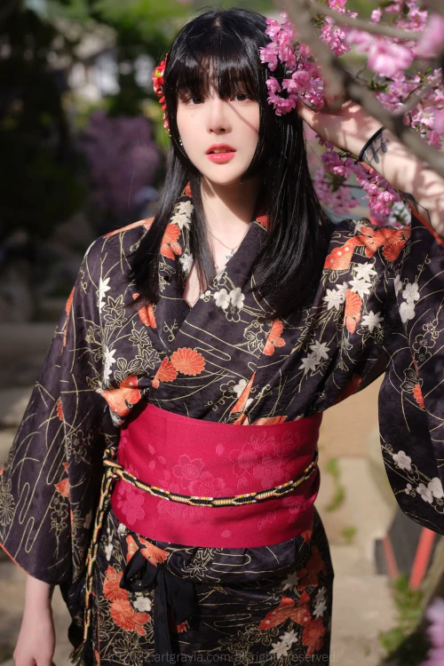 Read more about the article JangJoo 장주, ArtGravia Vol.400 Photobook Set.02
