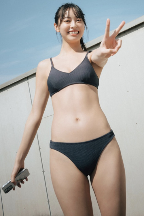 Read more about the article Riko Otsuki 大槻りこ, FLASHデジタル写真集 『朝陽と…』 Set.04