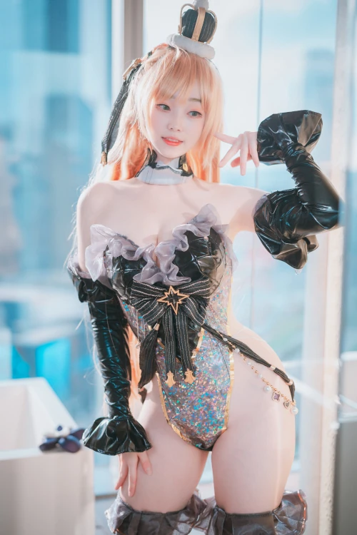 Read more about the article Bambi 밤비, DJAWA ‘Queen of Passion’ Set.01