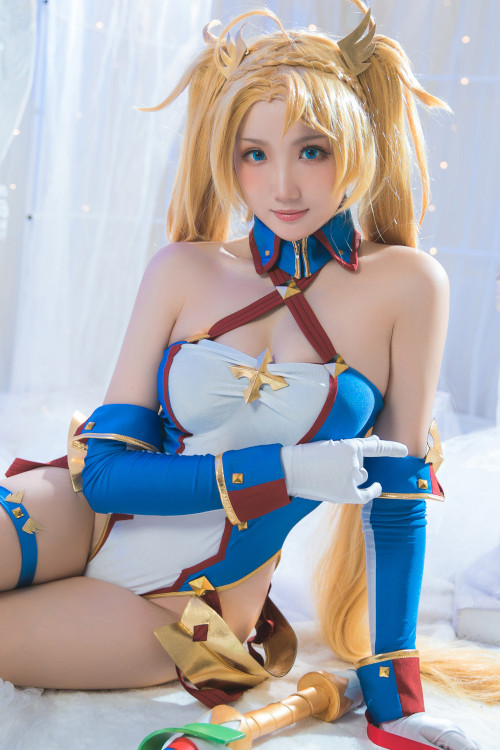 Read more about the article Cosplay 瓜希酱 布拉达曼特