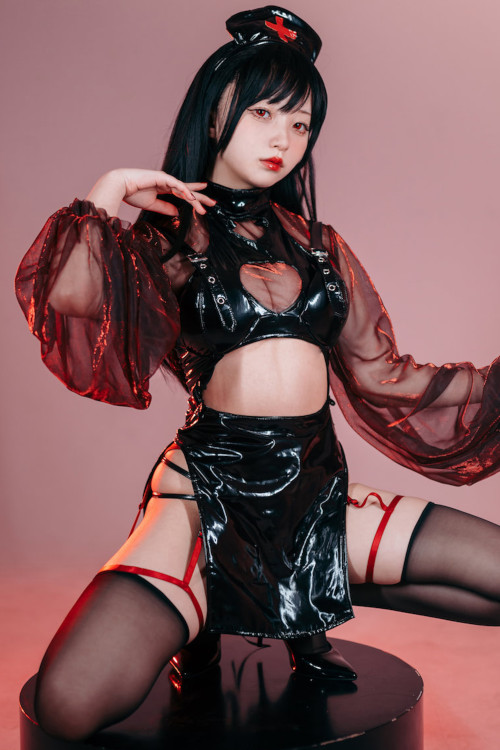 Read more about the article Cosplay 花铃 猩红护士 Set.01