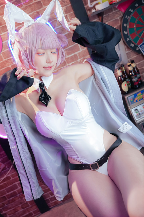 Read more about the article Cosplay 清水由乃 麻花少女 Set.01