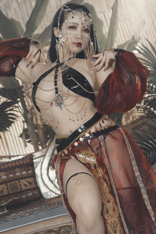 Read more about the article Cosplay 珟_珏Dita 深渊舞娘