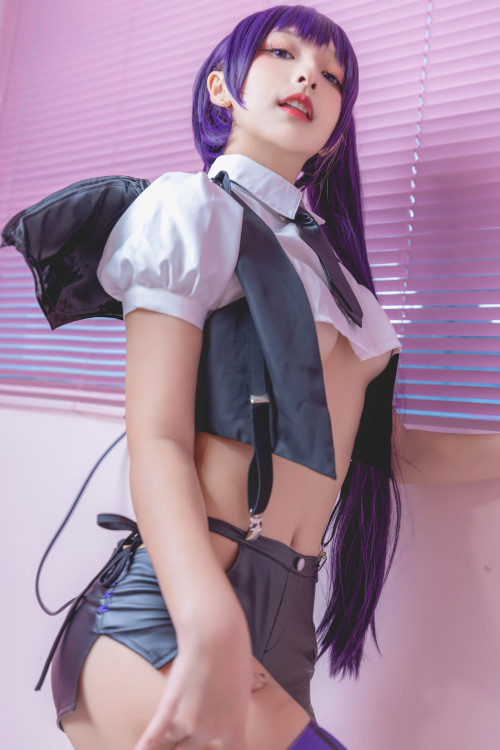 Read more about the article Cosplay 神楽坂真冬 小恶魔 Set.01
