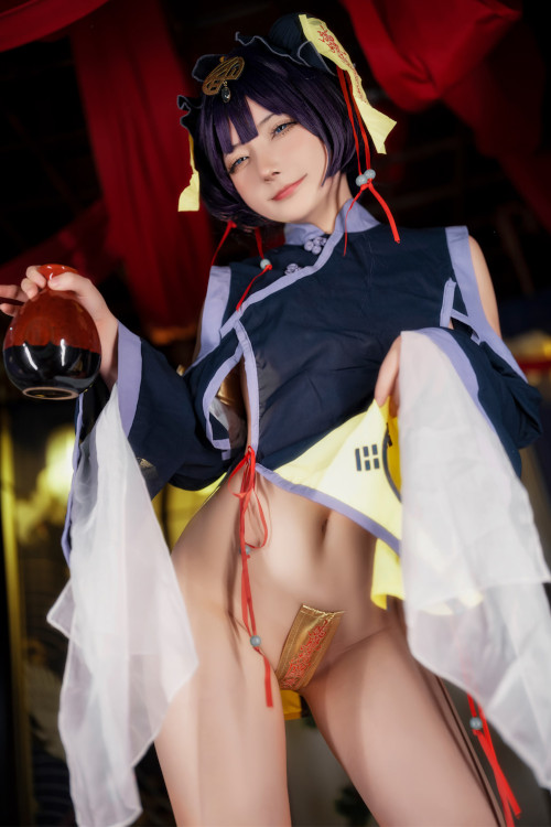 Read more about the article Cosplay 是三不是世w 小僵尸