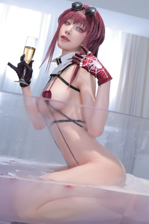 Read more about the article Cosplay 水淼Aqua スターレイル カフカ Set.02