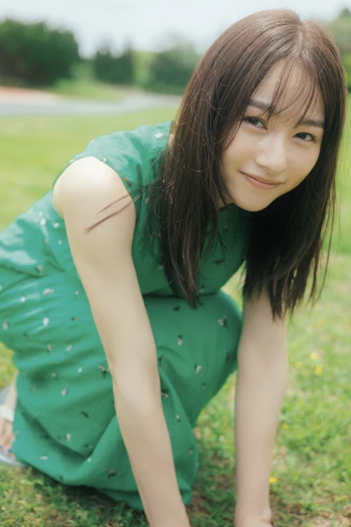Read more about the article Hinako Sakurai 桜井日奈子, FLASH 2025.09.02 (フラッシュ 2025年9月2日号)