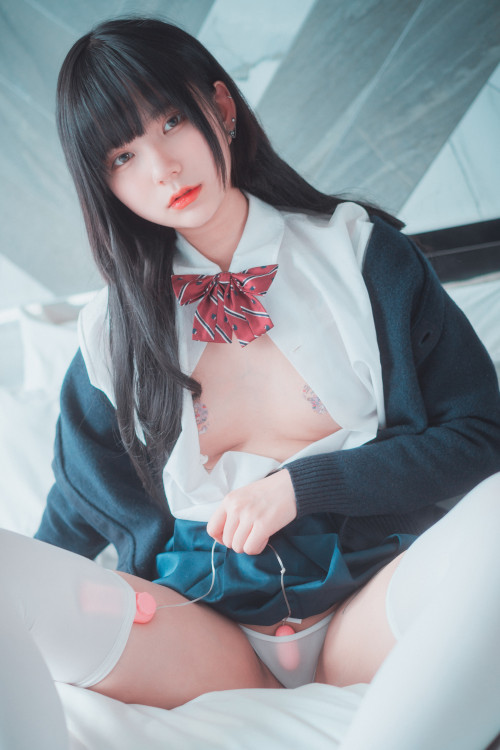 Read more about the article Hizzy 히지, DJAWA ‘Self Satisfaction Vol.02’ Set.01