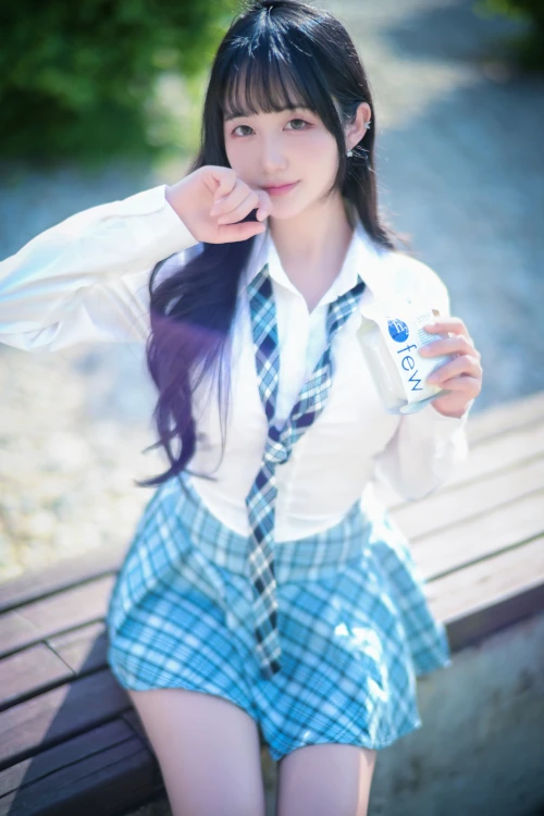 Read more about the article Han Jina 한지나, PINK Photobook ‘Sunshine’ Set.02