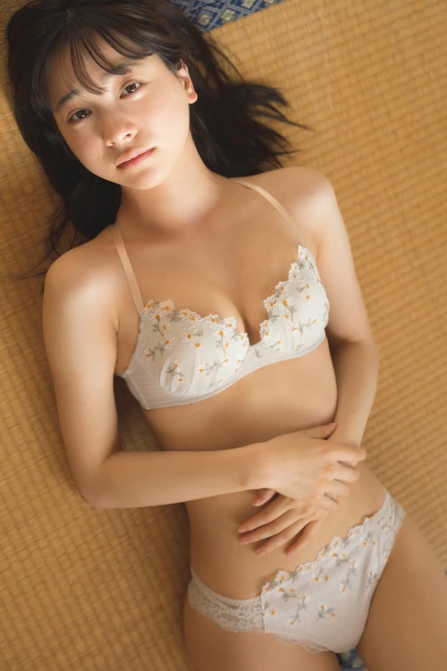 Read more about the article Maya Imamori 今森茉耶, 1st写真集 「恋がはじまクる」 Set.03