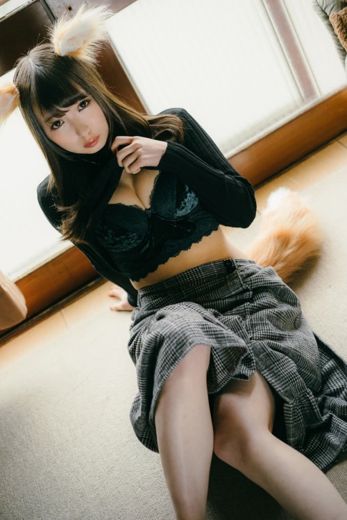 Read more about the article Moka Fukuda 福田もか, 写真集 ぼくのもとにとつぜん、どんぎつねが舞い降りた。 Set.02