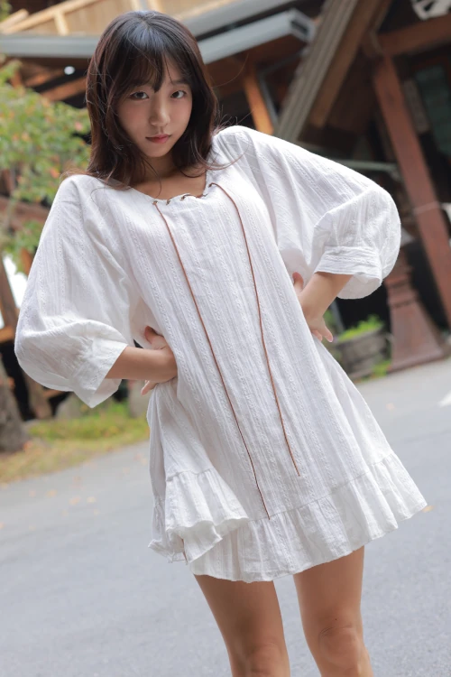 Read more about the article Eunji Pyo 표은지, Photobook Eunji Pyoapple Set.04