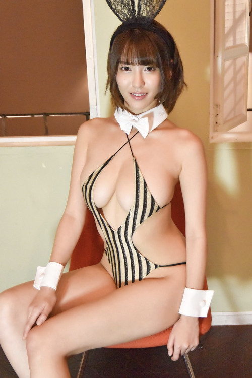 Read more about the article Sena Natsuki 奈月セナ, 奈月セナ 挑発バニー 必撮！あるごと [アイロゴス iLogos] Set.01
