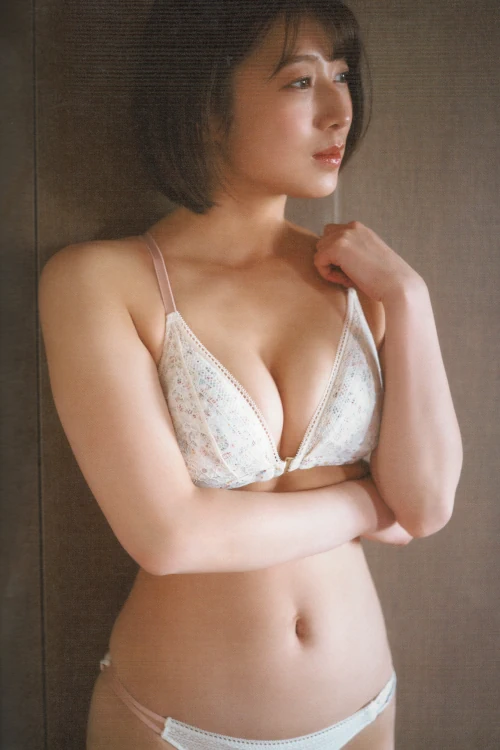 Read more about the article Wakana Abe 安部若菜, 1st 写真集 「愛される予感」 Set.01