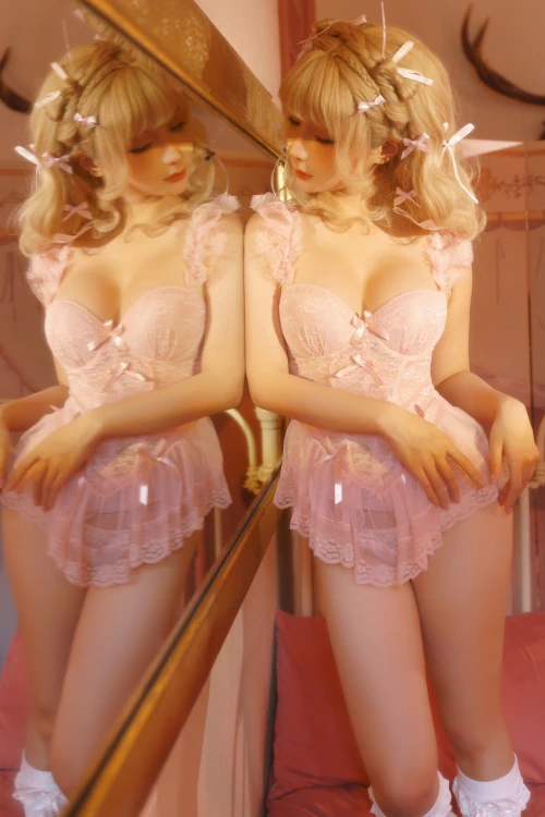 Read more about the article Cosplay 蠢沫沫Chunmomo – 金发蝴蝶结