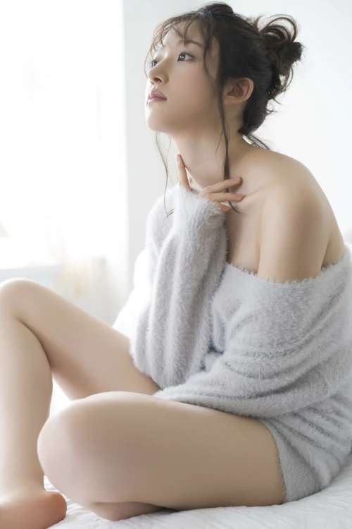 Read more about the article Ami Yamazaki 山崎あみ, FRIDAYデジタル写真集 「美脚クライマックス vol.2 138ページ完全版」 Set.04