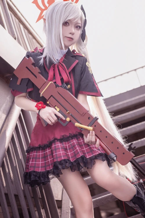 Read more about the article Cosplay 矢量鱼 – 睦