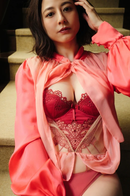 Read more about the article Yumi Sugimoto 杉本有美, 週プレ Photo Book 「美魔女」 Set.02