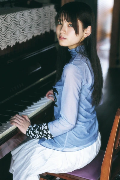 Read more about the article B.L.T. 2026.05 (ビー・エル・ティー 2026年5月号) – Urumi Morihira 森平麗心, Hitomi Hasegawa 長谷川稀未